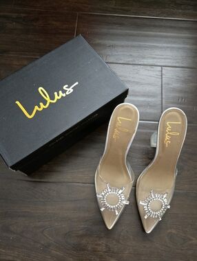 NEW In Box LULUS Midnight Light Silver Pointed-Toe Heels Clear Rhinestone Em 7.5